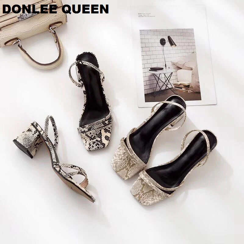 DONLEE QUEEN/босоножки с ремешками на лодыжках; женские босоножки из змеиной кожи на среднем каблуке; шлепанцы без застежек; обувь для подиума; Zapatos De Mujer; модельные туфли