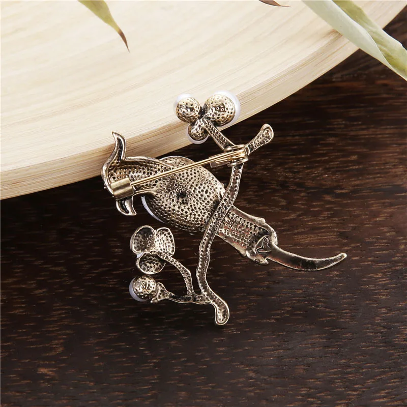 TDQUEEN Brooches Large Crystal Bird Pins and Brooches Gold-color Safety Pin Jewelry Simulated Pearl Wedding Brooch for Women 2