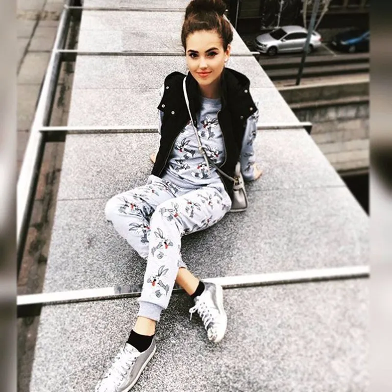 bugs bunny sweat suit