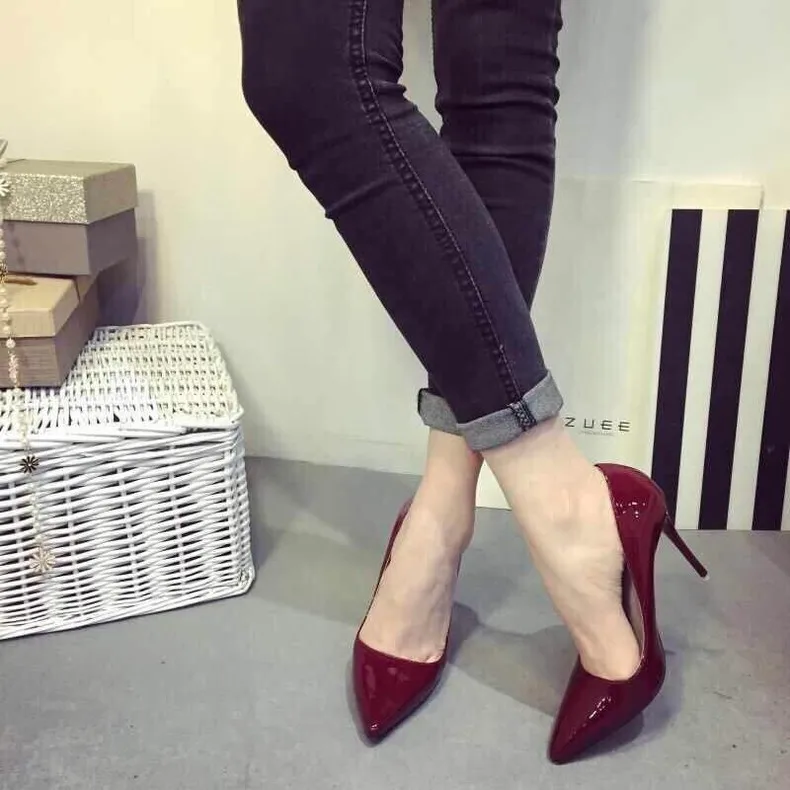 Женские однотонные туфли-лодочки с закрытым носком на шпильке 10 см; модель года; женские модные туфли из искусственной кожи на очень высоком каблуке без застежки