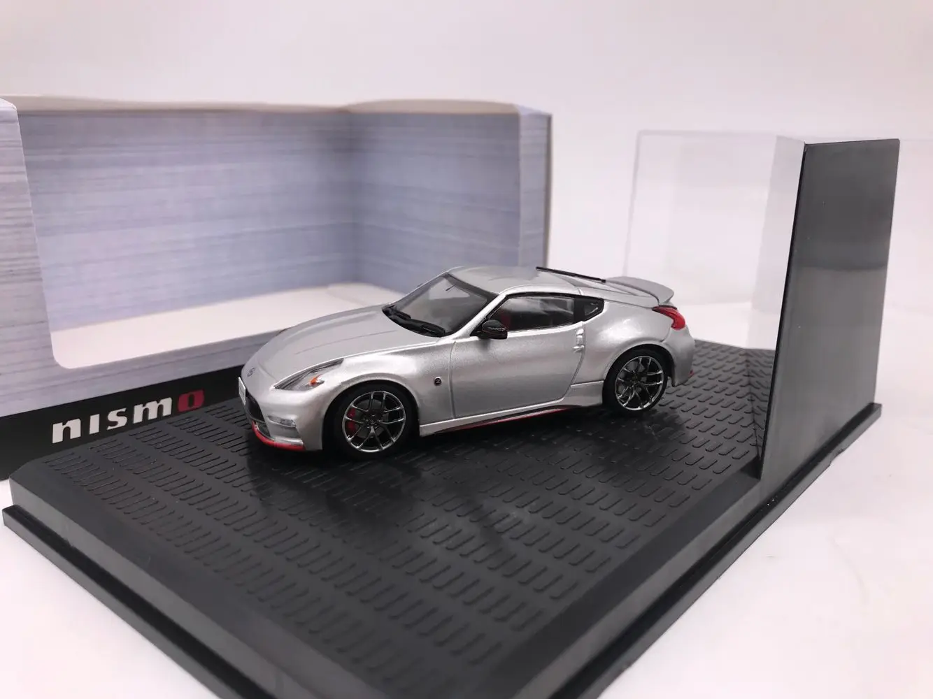 NIS MO 1:43 NISSAN FAIRLADY Z сплав игрушечный автомобиль игрушки для детей литая модель автомобиля подарок на день рождения