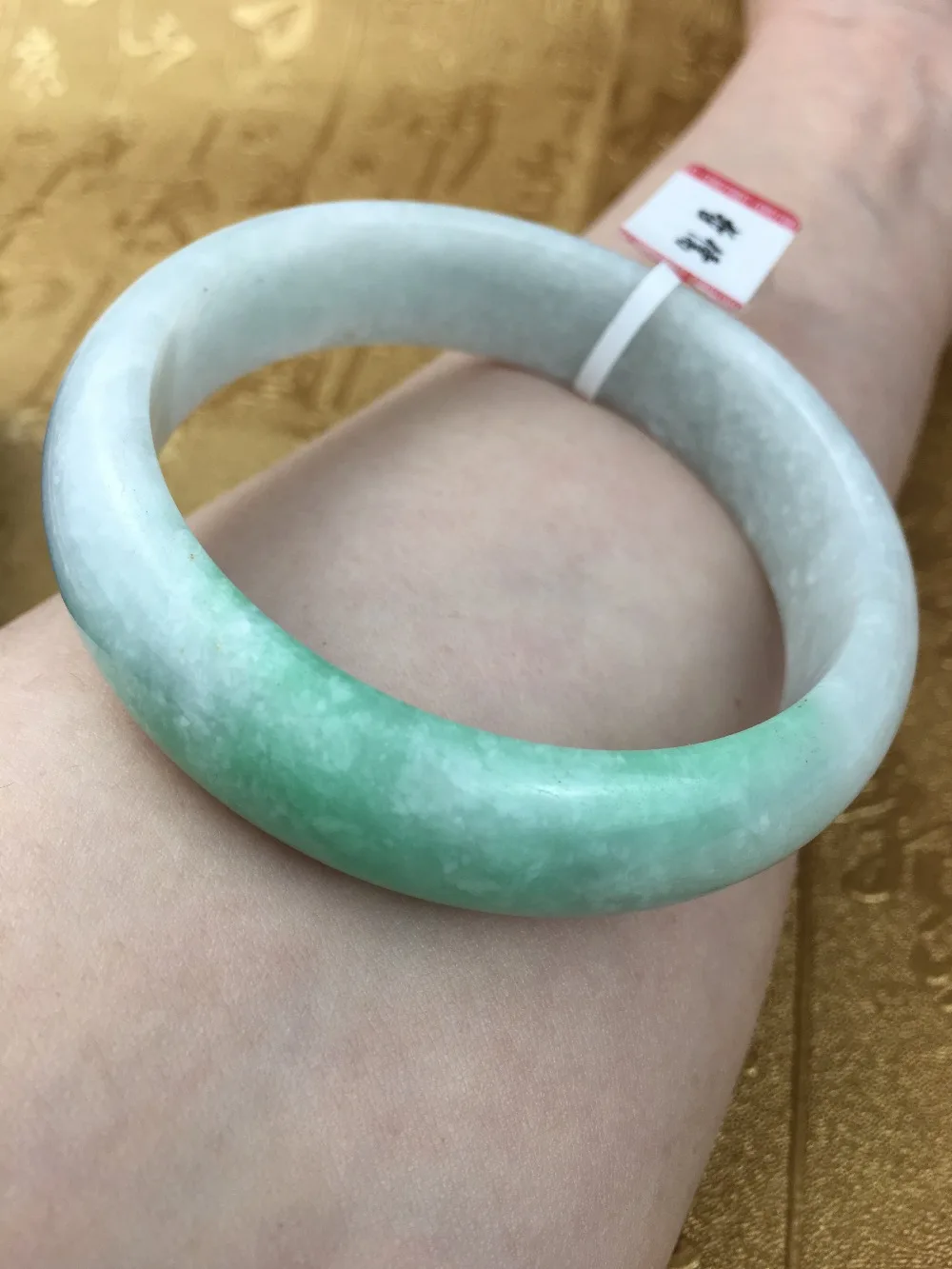 

Send A certificate natural Jadeite bracelet Natural elegant light purple green 54-61mm bracelet Jewelry gift