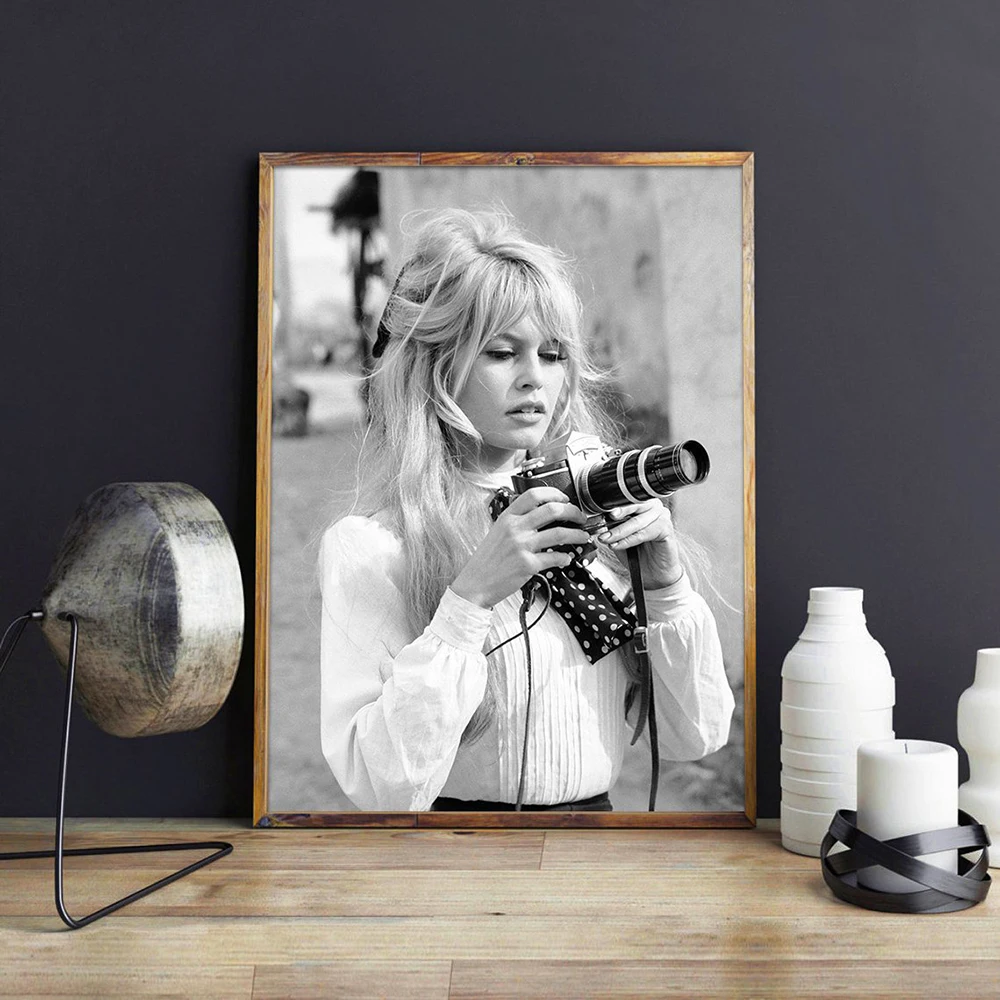 

Cuadros Decoration Woman With Camera Wall Art Prints and Posters Black And White Canvas paintings Pictures For living room Decor