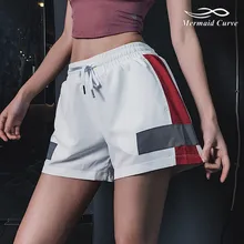 Русалка кривая Лоскутные свободные шорты для бега женские быстросохнущие двухслойные спортивные шорты для йоги спорт на открытом воздухе фитнес-шорты