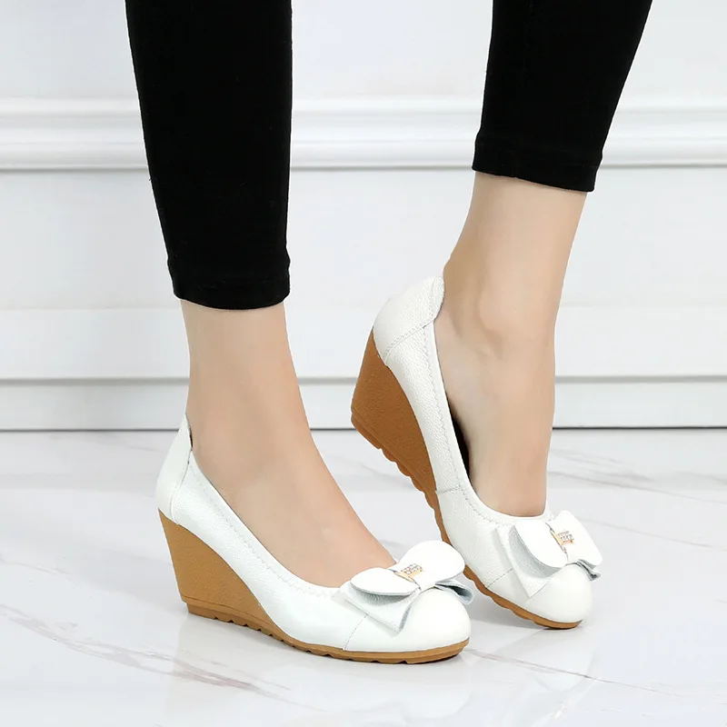 

2019 New Spring and Autumn Rhinestone Bow Shallow Mouth with Women's Shoes Leather Comfortable Mother Shoes