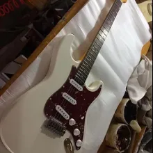 С фабрики белый корпус электрогитары с 3 пикапами, красный накладки, хромированные изделия, палисандр гриф, предложение Cutmomized