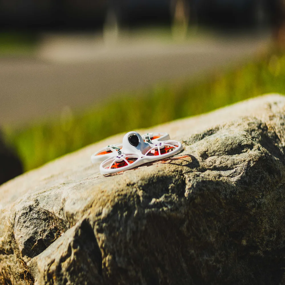 Фото Гоночный Дрон Emax Tinyhawk 75 мм F4 Magnum Mini 5 8G FPV с камерой 2 ~ 3S BNF пары пропеллеров 40 в Гоночный Дрон Emax Tinyhawk 75 мм F4 Magnum Mini 5 8G FPV с камерой 2 ~ 3S BNF пары пропеллеров 40 в