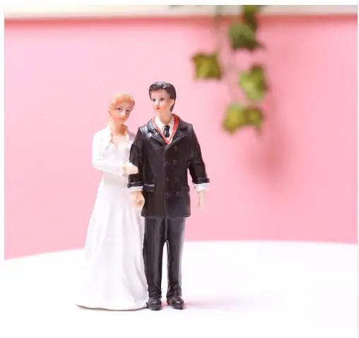 Статуэтка для свадебного торта в романтическом стиле|cake topper|resin cake toppercouple figurine |