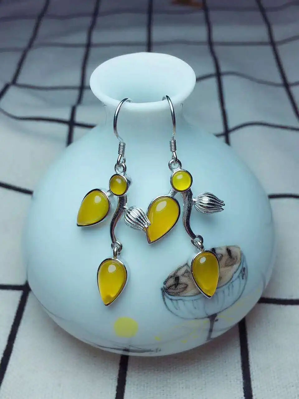 

C16#925 silver inlaid natural chalcedony earrings, clean and bright