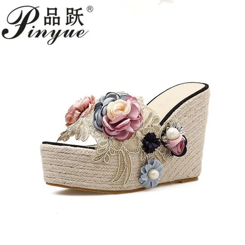 

2019 Ethnic Bohemia Pearl 3D Flower Sandals Lace Embroidered Clear Hemp Rope Cane Shoes Silpper Slide Mule Wedge Heel 34--40