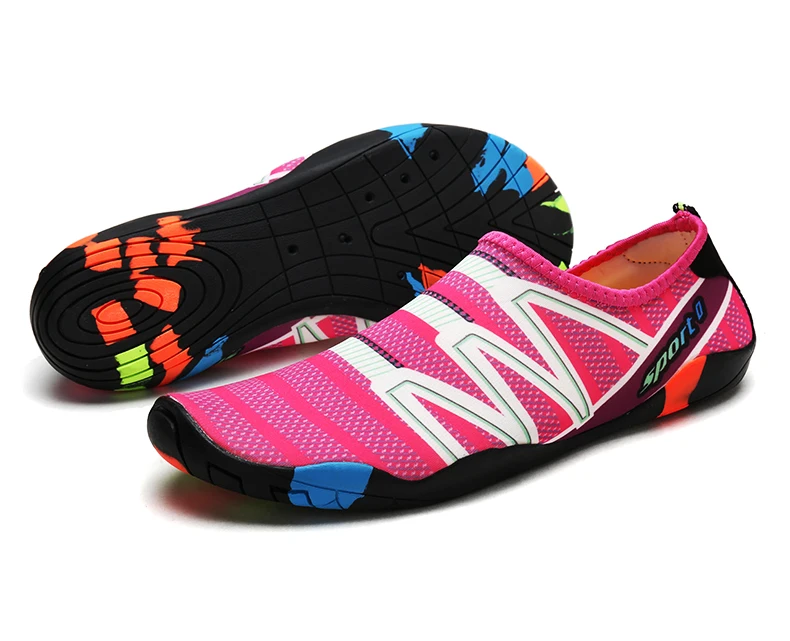 Water Shoes Aqua Shoes Beach Swimming Shoes Men Breathable Slip-on Sport Sneakers Lightweight Upstream Shoes (39)