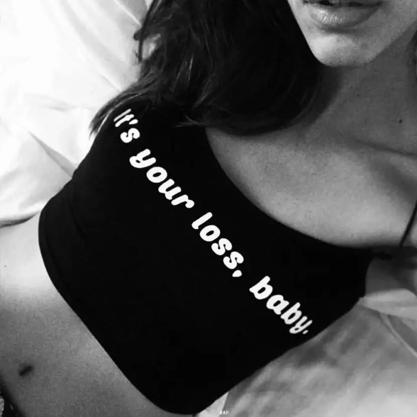 Горячая Женская майка сексуальная без спинки Холтер буквы It's Your Loss Baby хлопок