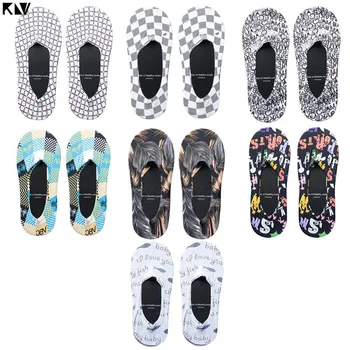 

KLV 2 Pairs Men Summer Ice Silk Thin Section Low Cut Invisible Socks Breathable Geometric Letters Print Non-Slip Silicone Socks