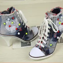 Biue/джинсовые ботильоны с перекрестной шнуровкой; модные туфли-лодочки на шпильке и молнии; ковбойские ботинки с круглым носком; джинсы с заклепками на высоком каблуке; женская обувь