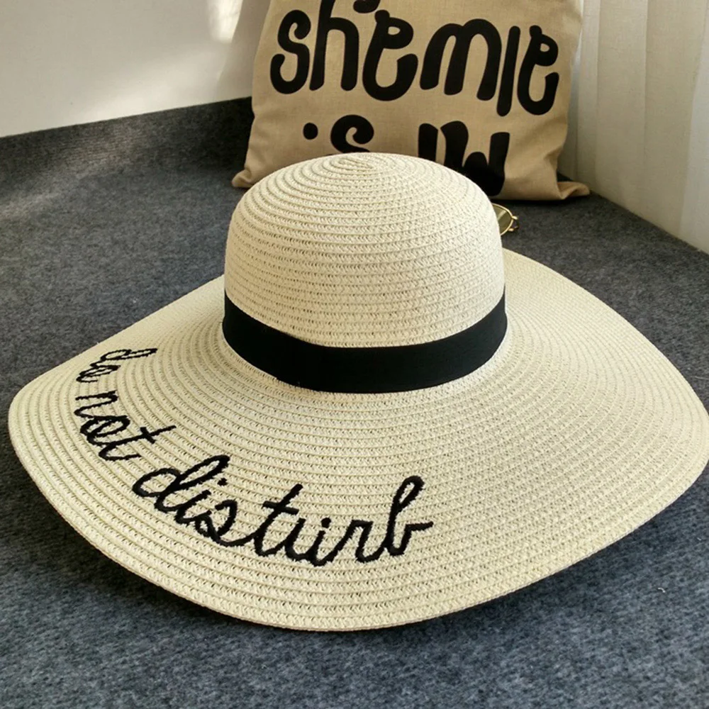 Летние Для женщин солнечные шляпы для дам широкие поля, из соломы Шапки на открытом воздухе складные пляжные панамки шляпка для церкви соломенная шляпа с вышитыми буквами Feminino Защита от солнца
