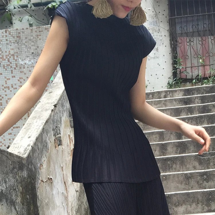 Changpleat, летняя коллекция, дизайн, женские футболки Miyak, плиссированные, с коротким рукавом, черные, с круглым вырезом, тонкие женские футболки размера плюс, мода