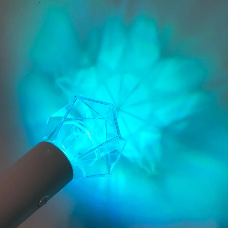Vara de Luz em Estoque Kpop Shinee Oficial Nova Lâmpada Led Vara Concerto Luz-up Fã-feito Presente Coleção Hiphop 2020 7 Kpop shinee vara de luz em estoque