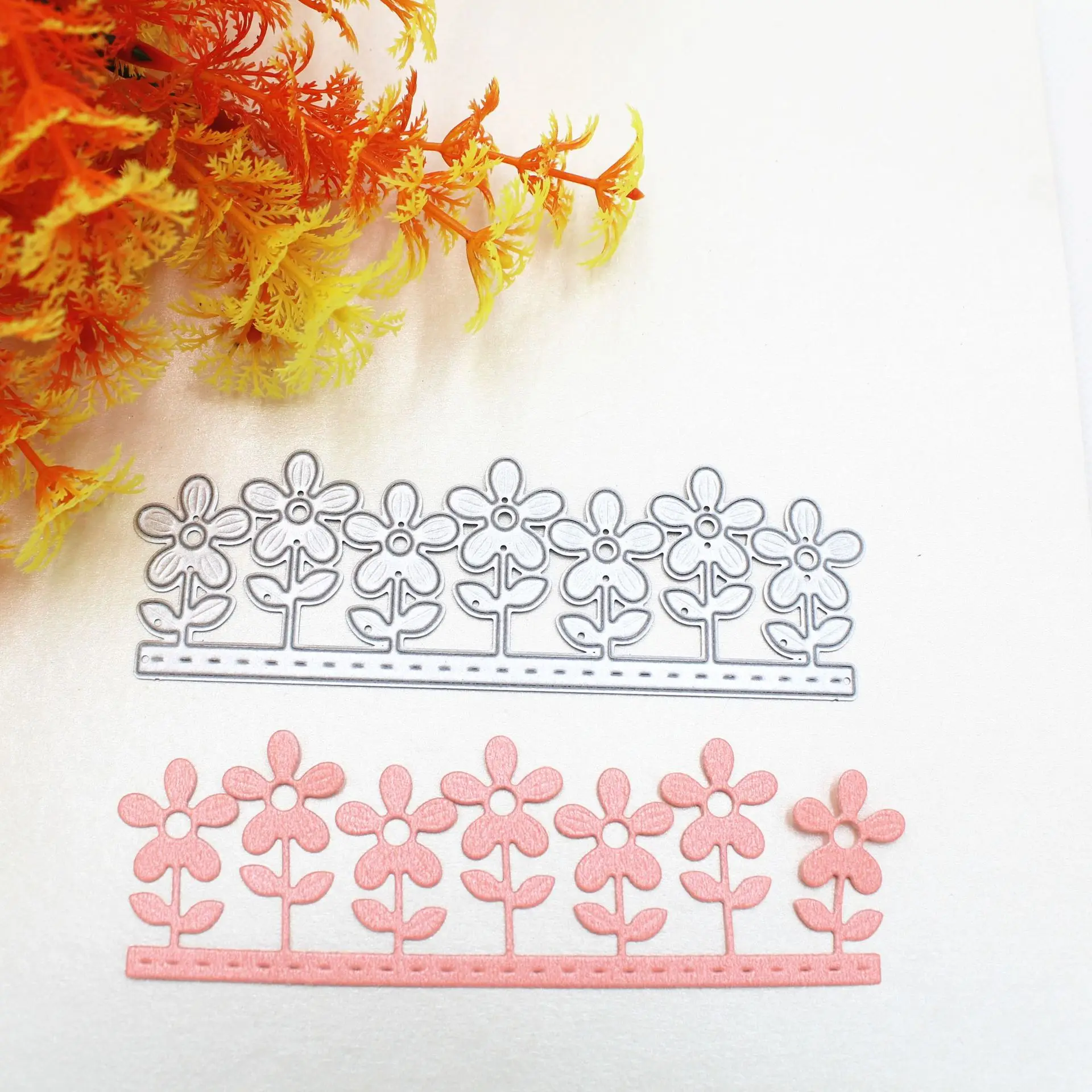 

Flower Border Metal Cutting Dies Stencil For DIY Stamp Scrapbooking Photo Album Embossing Paper Decorative Crafts Die Cut