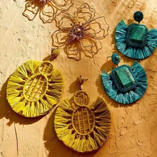 Dvacaman Boho ручной работы кисточкой серьги бахрома для женщин этнические длинные висячие серьги ротанга деревянный цветок массивные ювелирные изделия