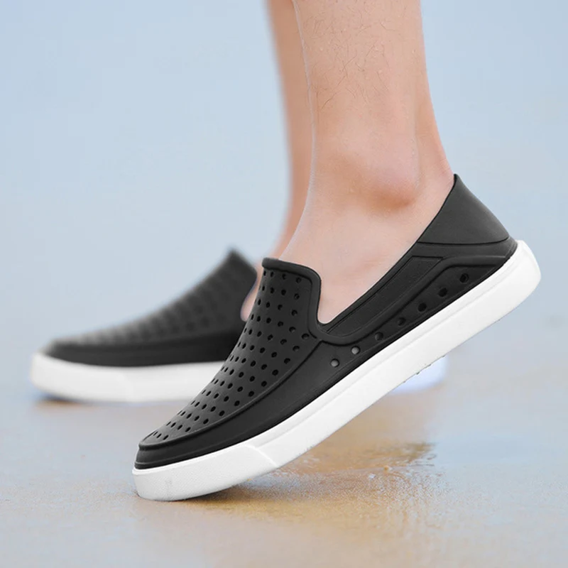 New Spring And Summer Large Size EVA Hole Shoes Men's Fashion Casual Sandals Outdoor Waterproof Breathable Male Sandals Crocse