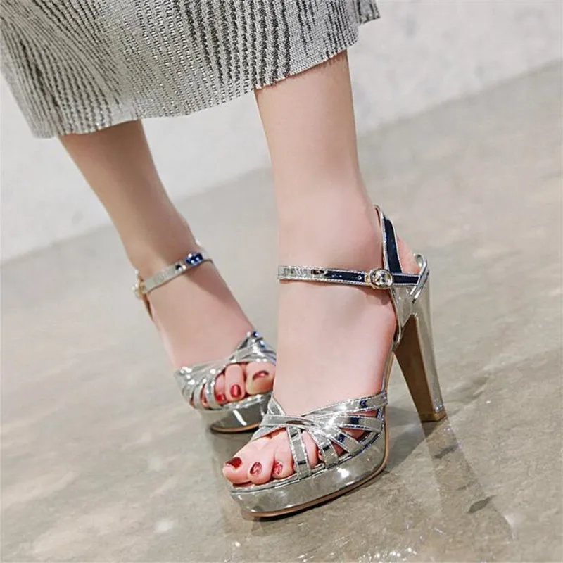 Women sandals Summer New pattern fashion Super high heel Women sandals Golden silvery Pink Thick bottom sexy banquet Sandals