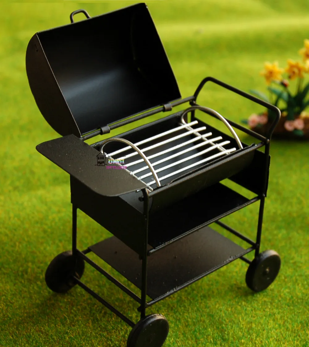 Pieza de barbacoa de metal negro de Casa de Muñecas Escala 1:12