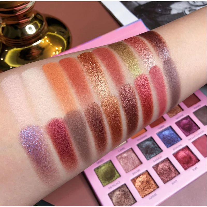 

18 shades full function palette eye shadow is naked pearlescent light color big color nude makeup golden onion eyeshadow