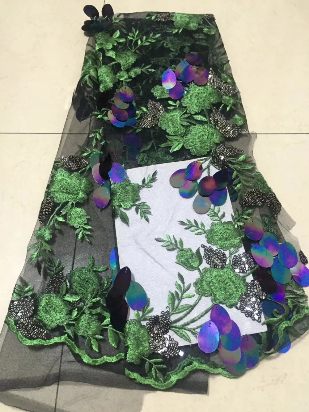 

Big Sequins Nigerian Lace Fabrics For Wedding African French Lace Fabric High Quality 3D Lace Lace Applique Wedding