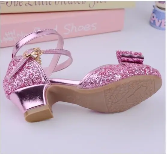 Летние брендовые новые сандалии для маленьких девочек; фантастические золотистые туфли принцессы на высоком каблуке с бантом; детская обувь; Chaussures Ballerine Fille