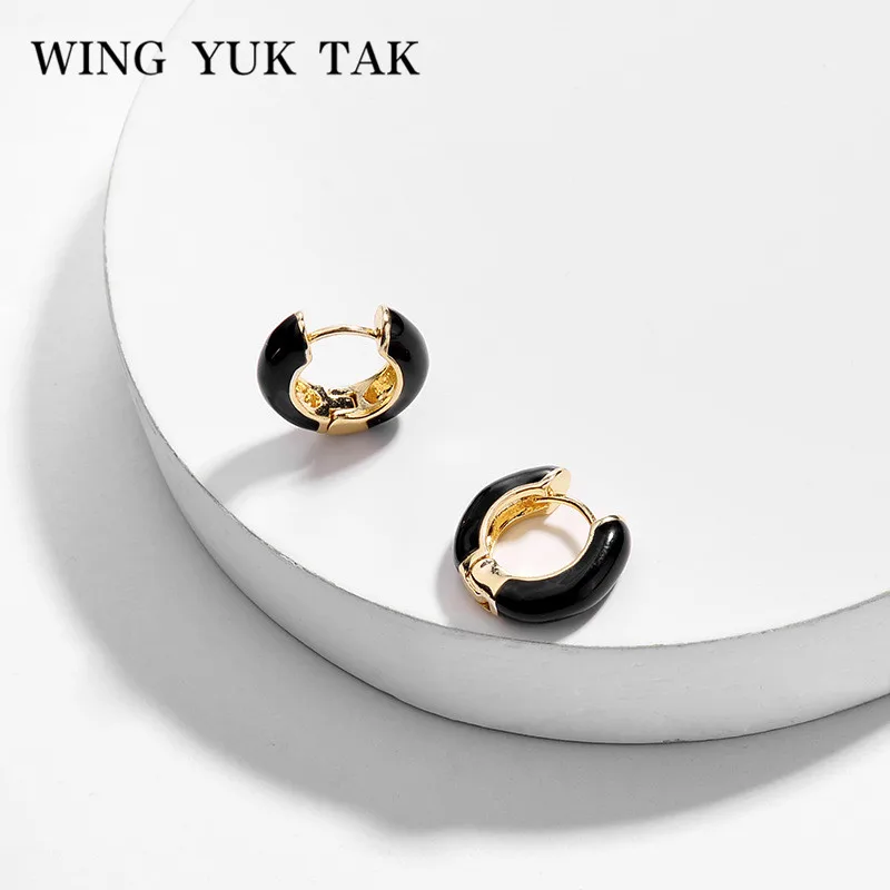 

wing yuk tak 2019 Simple Fashion Korean Earrings for Women Multicolor Enamel Small Round Hoop Earrings Female Office jewelry