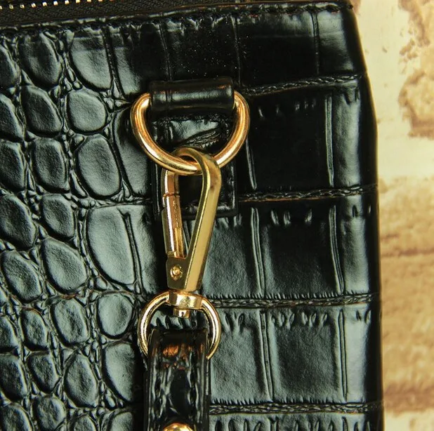 men hand bag---