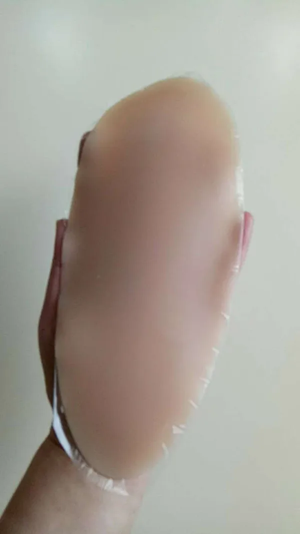 600