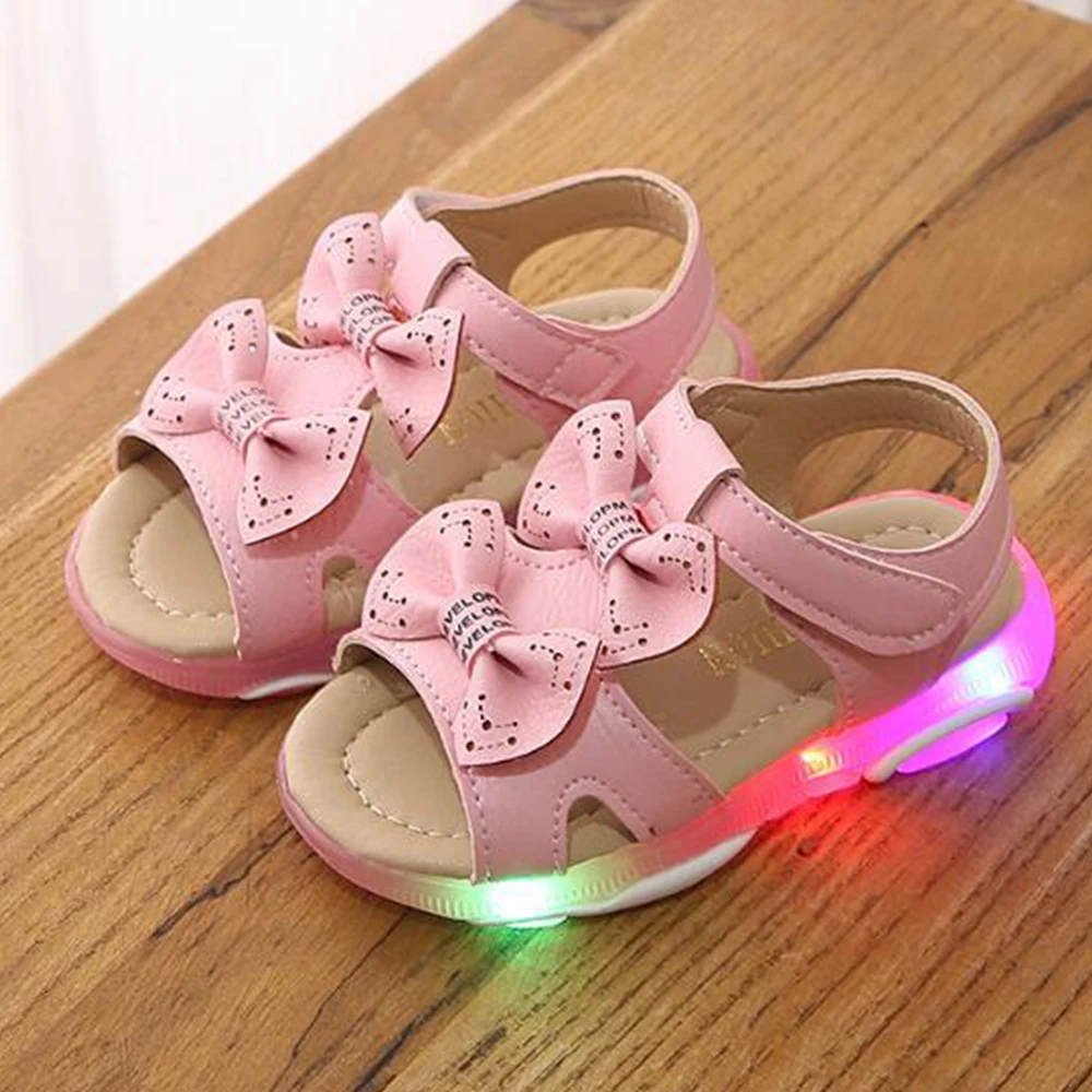 

New Summer Kids Sandals Girls LED Glowing Light Shoes Leather Sandals Baby Children Flat Shoes Pink Bow Princess Shoes 2019 D30
