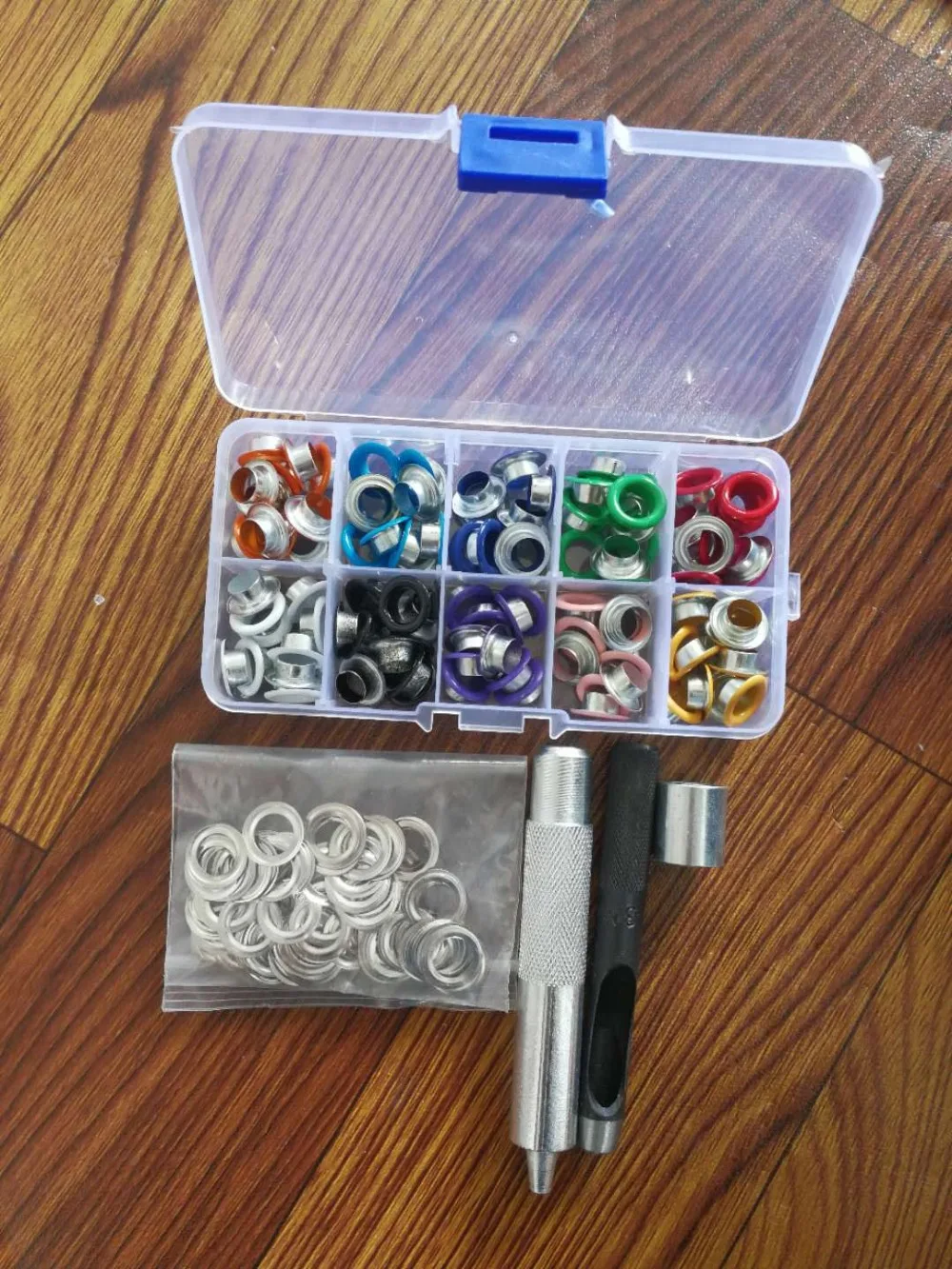 

100pcs/box 5 6 8 10mm Eyelet Mixed 10 Color Spray Metal eyelets for Scrapbooking DIY embelishment garment clothes+Eyelets Tool