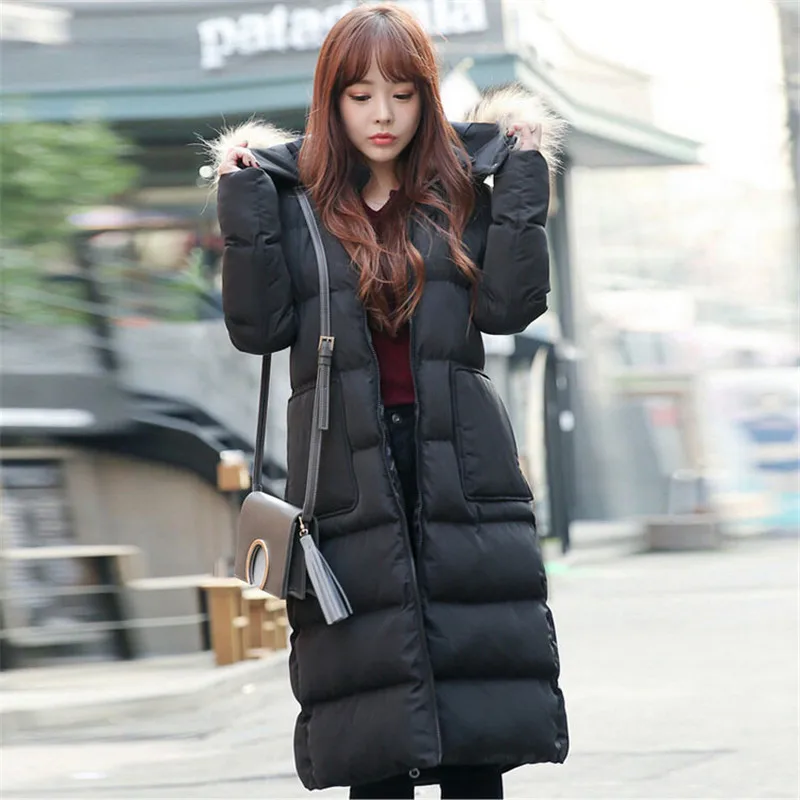 Длинные куртка для женщин. Осенние куртки женские удлиненные. 1918 style хаки пуховик женский moki. Длинная куртка. Модные зимние куртки длинные.