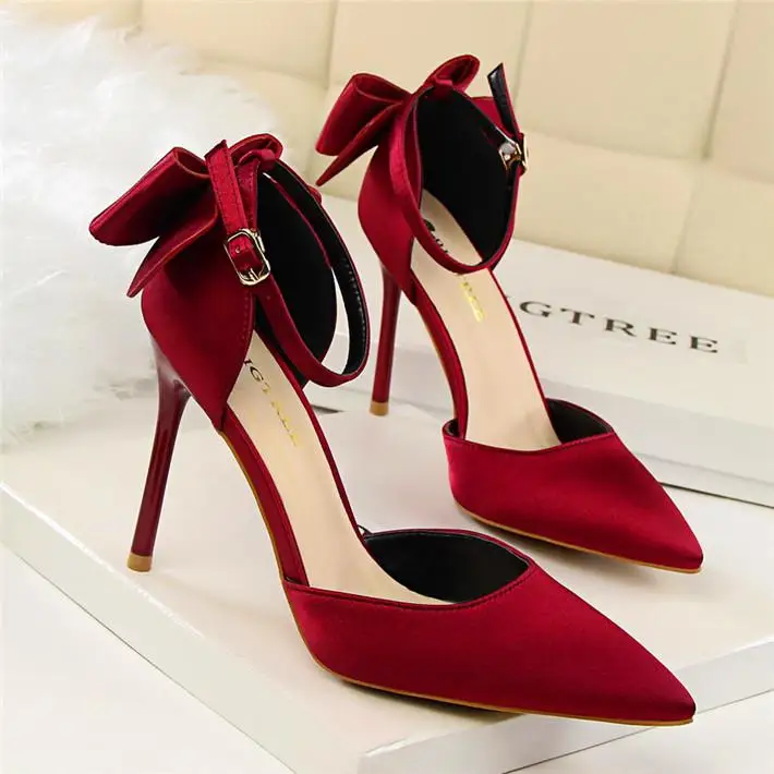 BIGTREE/милые босоножки с пряжкой и бантиком, женские осенние модные однотонные шелковые босоножки с закрытым носком, пикантные женские туфли на высоком каблуке с острым носком - Цвет: Wine Red
