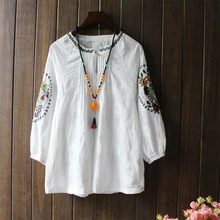 Белые футболки из хлопка и льна, женские топы с вышивкой, пуговицами, вырезом-замочной скважиной, цветочными фонариками и рукавами, Винтажная футболка с цветочным рисунком, Новинка