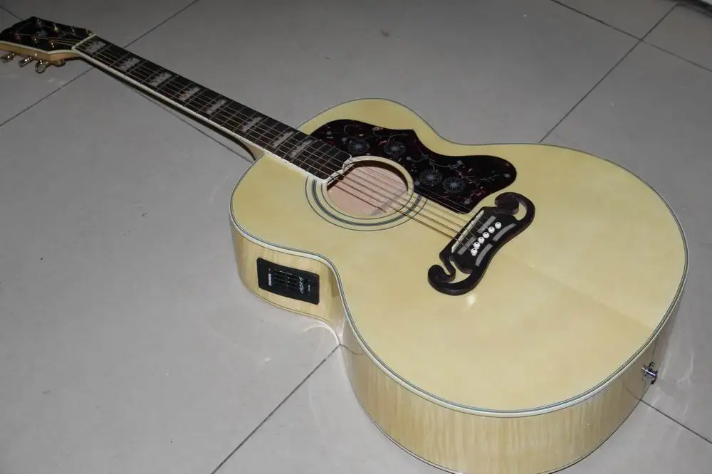 

Free Shipping Made Of Solid Spruce Top Maple Back /Side SJ200 acoustic electric guitar W/ Fishman301 in Natural 120117