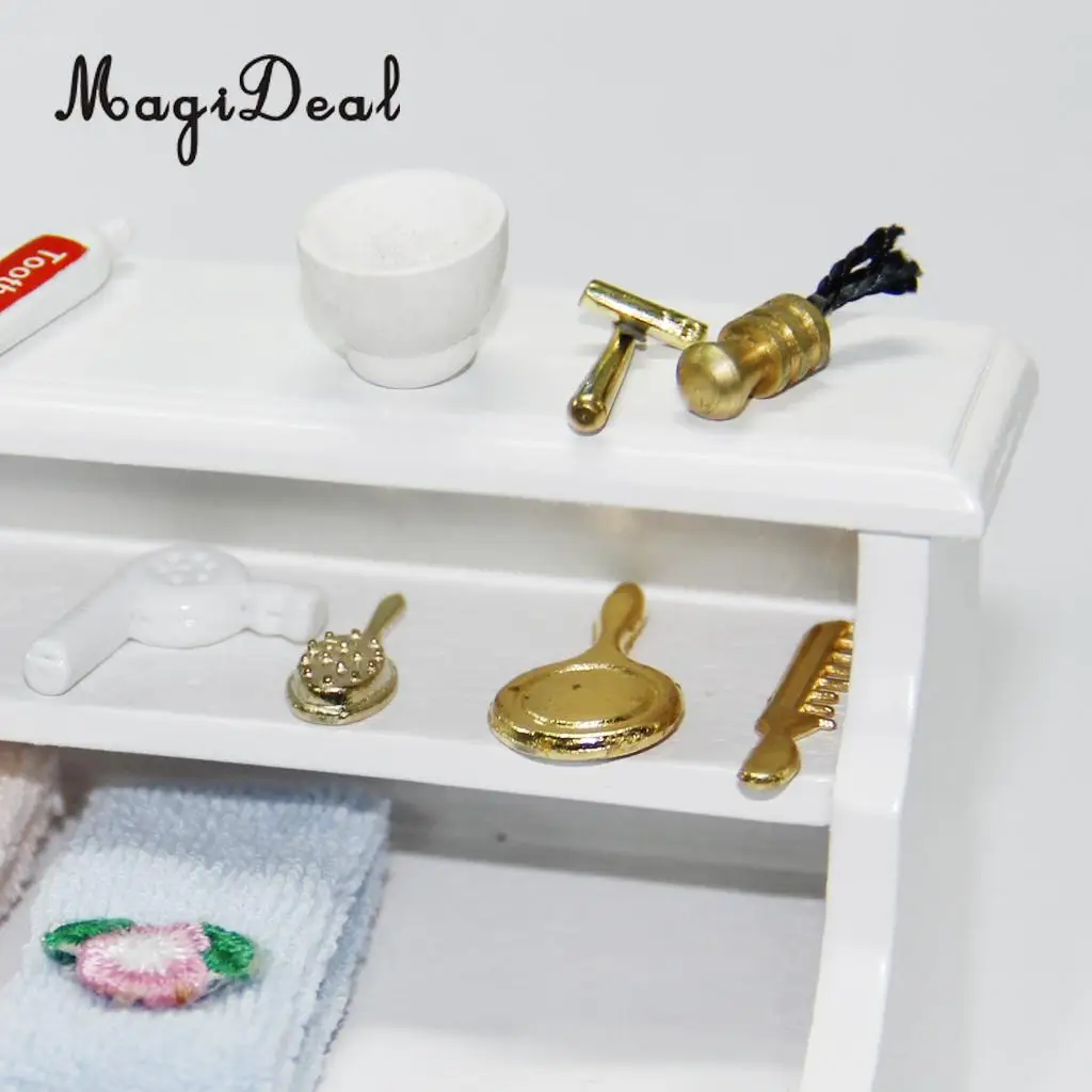 MagiDeal 4Pcs/Set 1/12 Dollhouse Miniature Comb Hair Dryer Mirror for Dolls Bathroom Accessories Children Toys