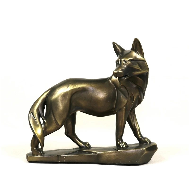 

Vigilant Wolf Statue Retro Polyresin Carnivorous Animal Sculpture Wolf Totem Mascot Decor Gift and Craft Ornament Accessories