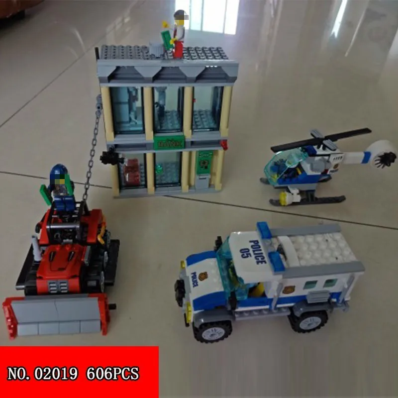 

New Block 02019 City Series Bulldozer Rob Bank Spelling Insert Assembling Building Blocks Alpinia 606pcs Small Grain Toys
