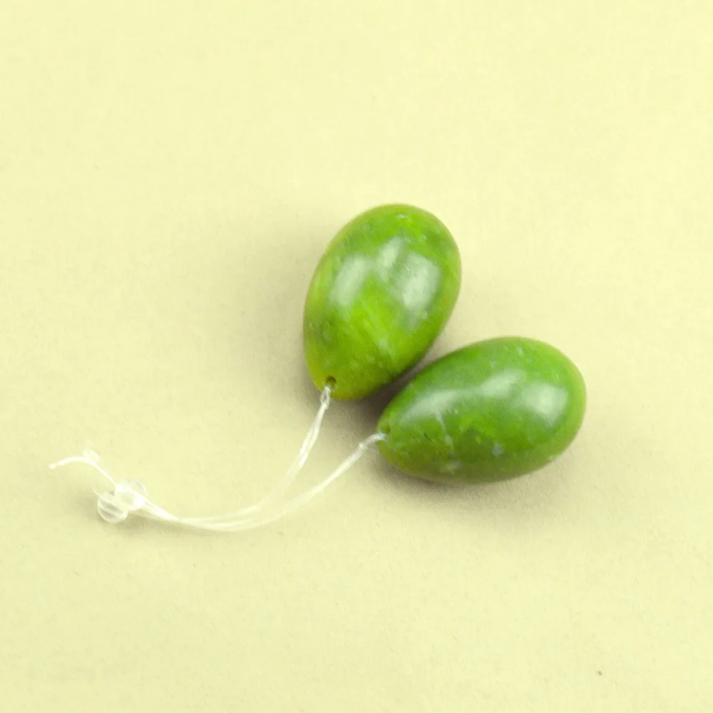 2 Pcs 50*30mm natural light green jade egg for kegel exercise pelvic floor muscles vaginal exercise yoni egg ben wa ball 2 Pcs 50*30mm natural light green jade egg for kegel exercise pelvic floor muscles vaginal exercise yoni egg ben wa ball