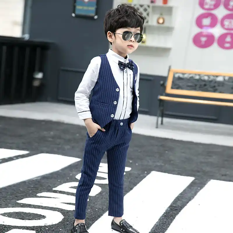 camisa azul marino pantalon negro