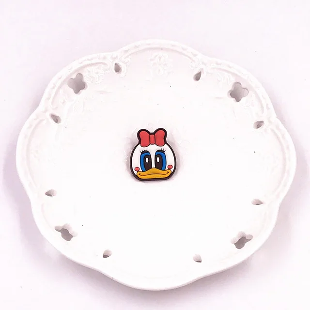 1PCS-Cute-Bear-Dog-Mickey-Minnie-Badges-Pin-Kawaii-Cartoon-Icon-Badges-Buttons-Pins-Badges-Bags.jpg_640x640 (6)
