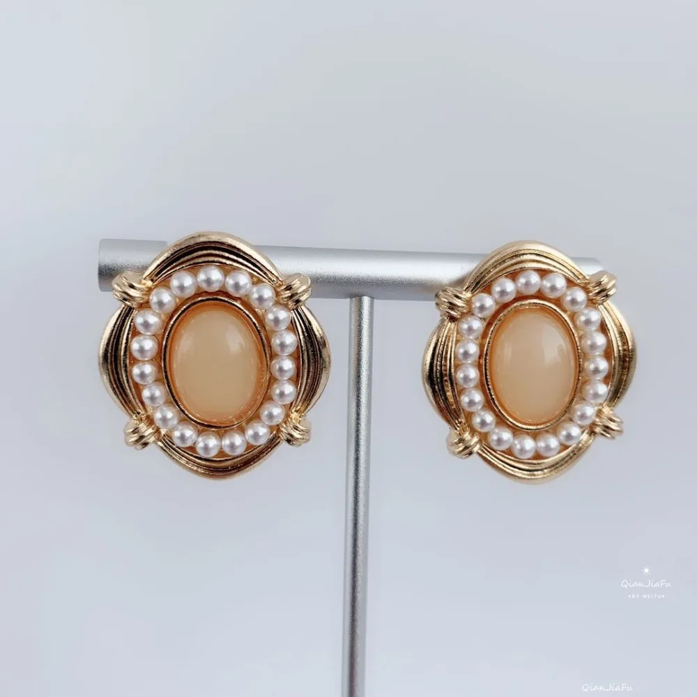 

NEW GOLD TRENDY EARRINGS FASHION JEWELRY EARRINGS WEDDING PARTY GIFTS FEMALE ACCESSORIES GOOD QUALITY