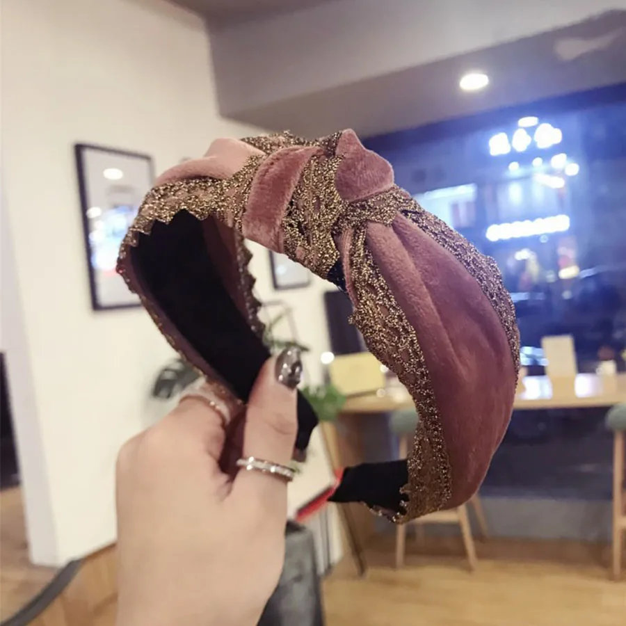 Haimeikang бархатные повязки для волос для женщин Элегантная широкая головная повязка кружево полые обруч для волос Бутик резинки для волос аксессуары для волос - Цвет: Розовый