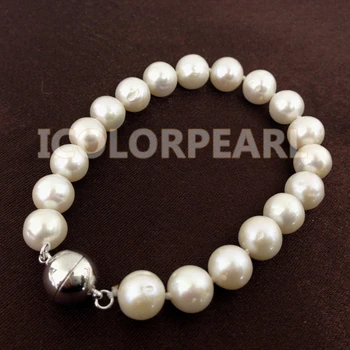 

WEICOLOR Classic 9-9.5mm Round White Freshwater Pearl Bracelet On Elastic Or With A Magnet Clasp ( A Few Blemishes)