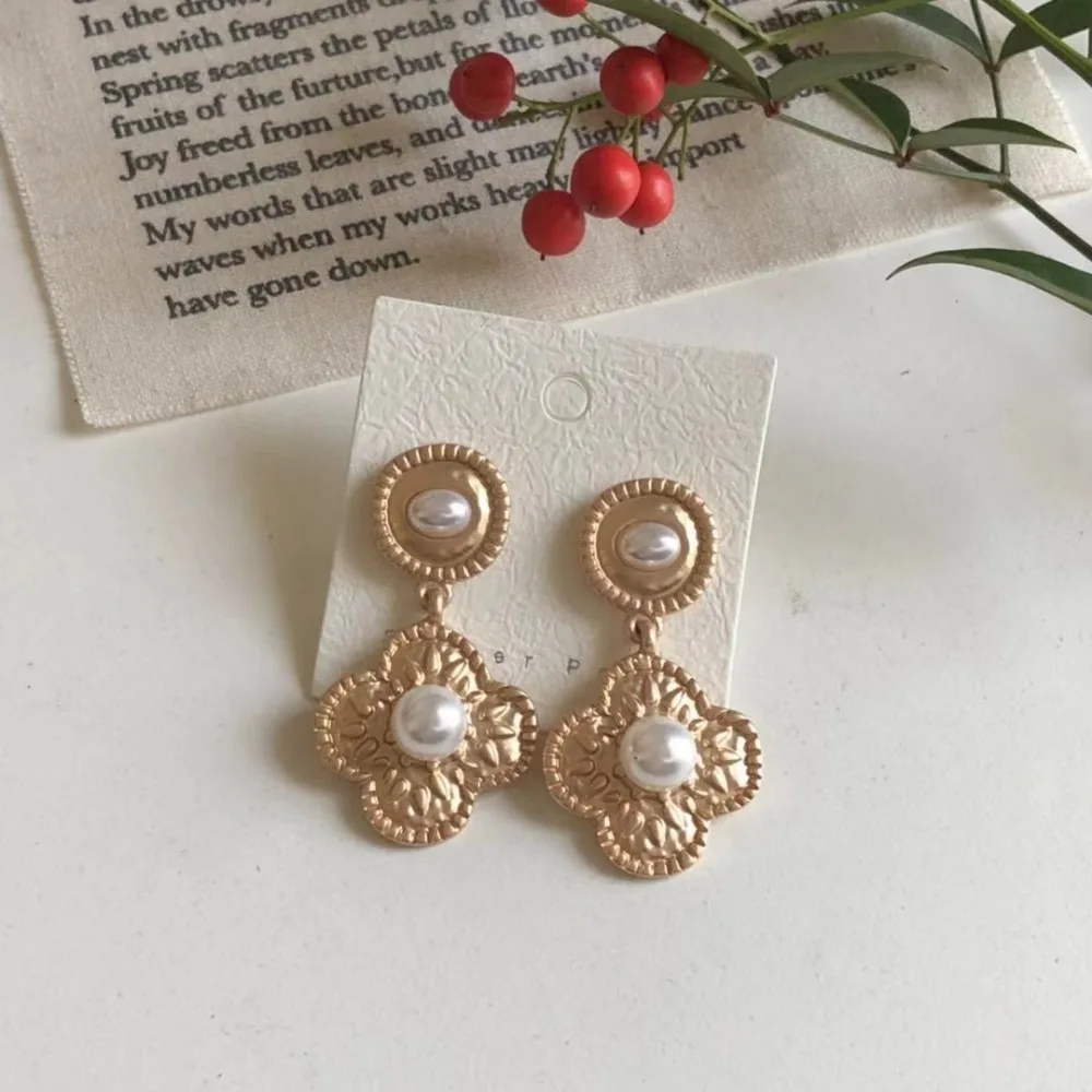 

Timeless Wonder stunning retro faux pearl floral Stud Earrings Party Gown top Brincos runway Punk rock star rare pop korean 5236