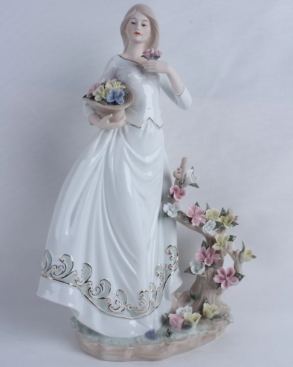 

Vintage Porcelain Flower Picking Girl Miniature Statuette Handmade Ceramics Belle Figurine Home Decor Craft Ornament Present