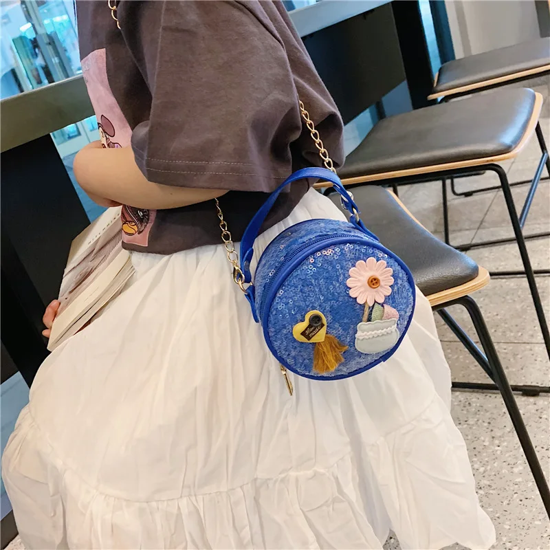 

Raged Sheep Wholesale 2019 Korean Version New Children's Small Round Bag Sequins Portable Fashionable Inclined Shoulder Bag Tote